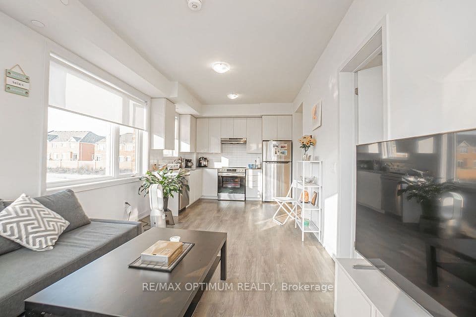 62 Sky Harbour Drive 213, Brampton, ON L6Y 6J2 – photo 3