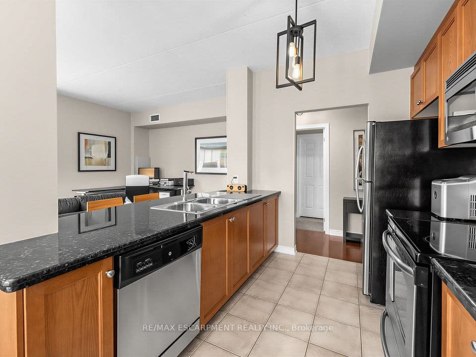 1379 COSTIGAN Road 103, Milton, ON L9T 2K6 – photo 3