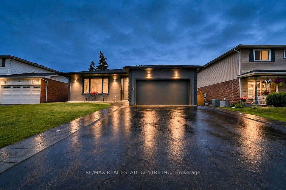 3158 Valmarie Avenue, Mississauga, ON L5C 2A2 – photo 2