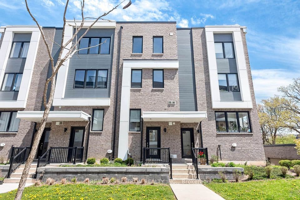 110 Stanley Greene Boulevard 3, Toronto, ON M3K 0C8 – main photo