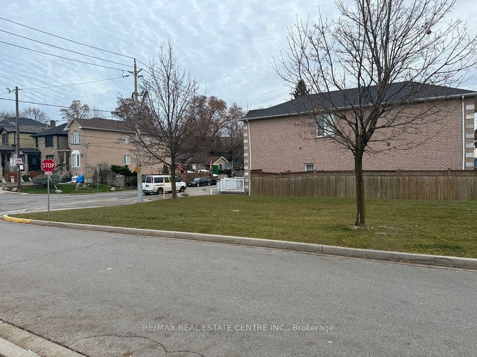 W/S keele st, Toronto, ON M6N 3E9 – photo 2