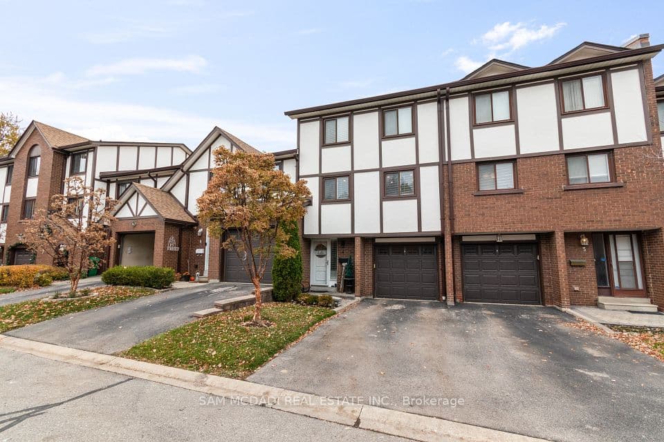 4230 Fieldgate Drive 4, Mississauga, ON L4W 2M5 – main photo