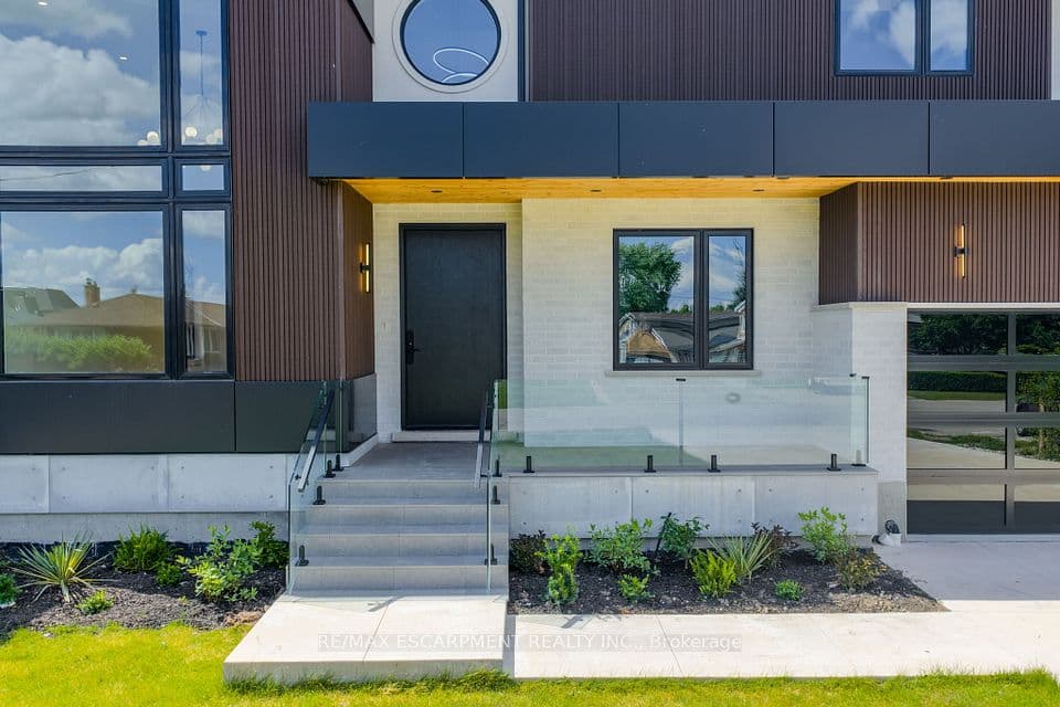 369 Wade Street, Oakville, ON L6K 2A4 – photo 3