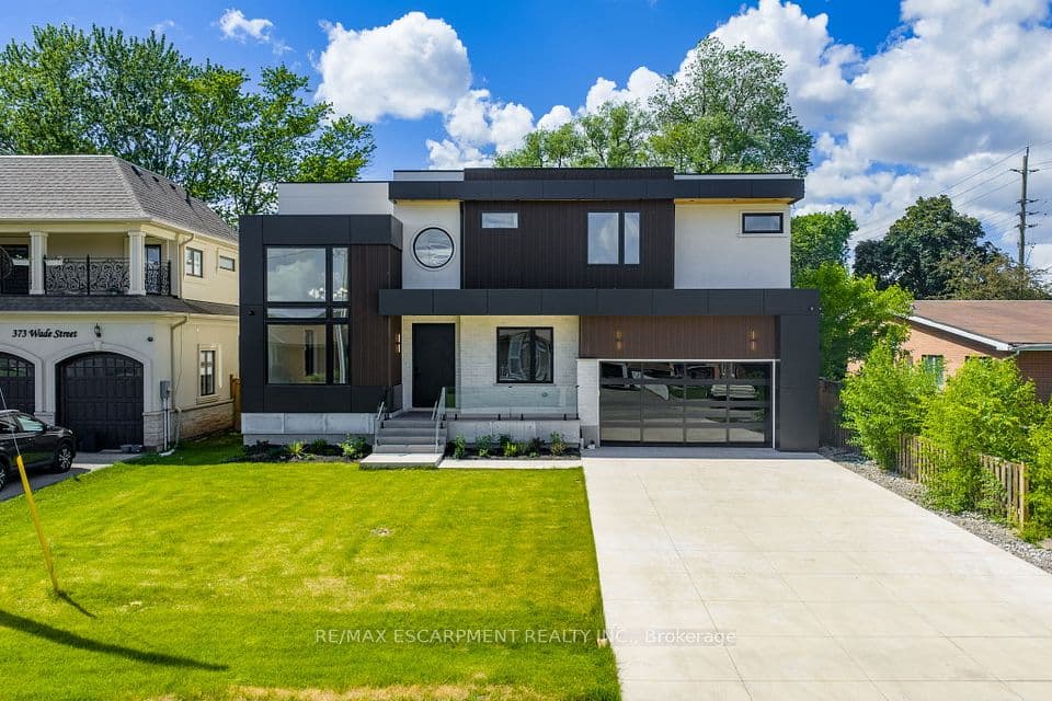369 Wade Street, Oakville, ON L6K 2A4 – main photo