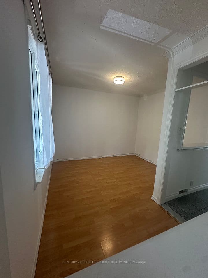 98 Chambers Avenue, Toronto, ON M6N 3M2 – photo 3