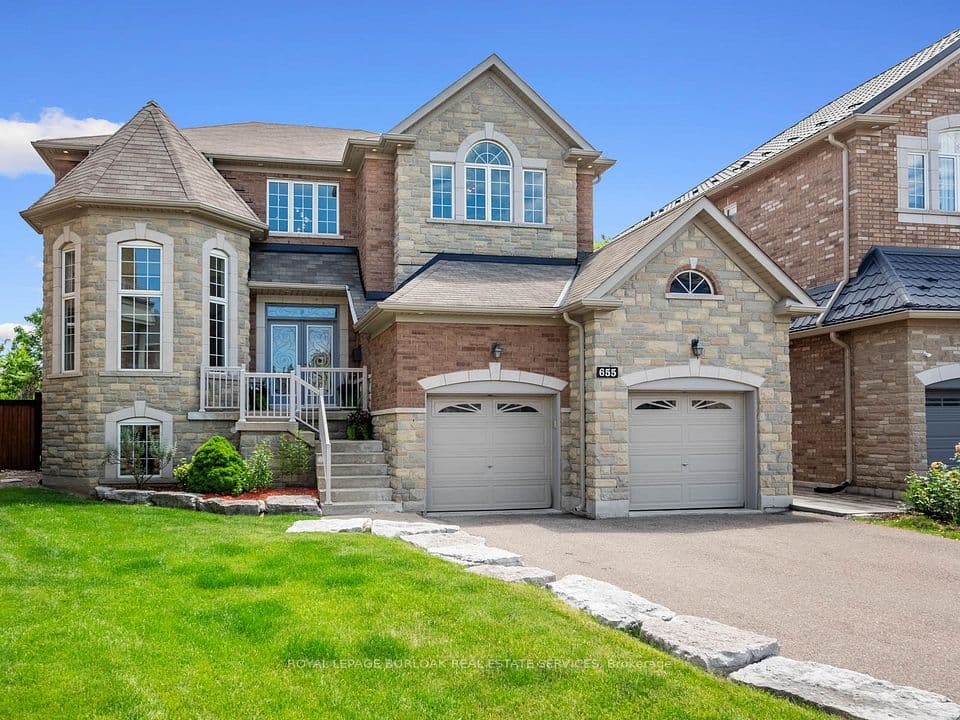 655 Kozel Court, Mississauga, ON L4Z 4E4 – photo 2
