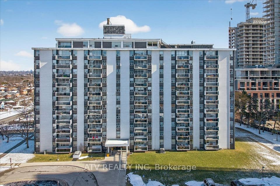 151 La Rose Avenue 804, Toronto, ON M9P 1B3 – main photo