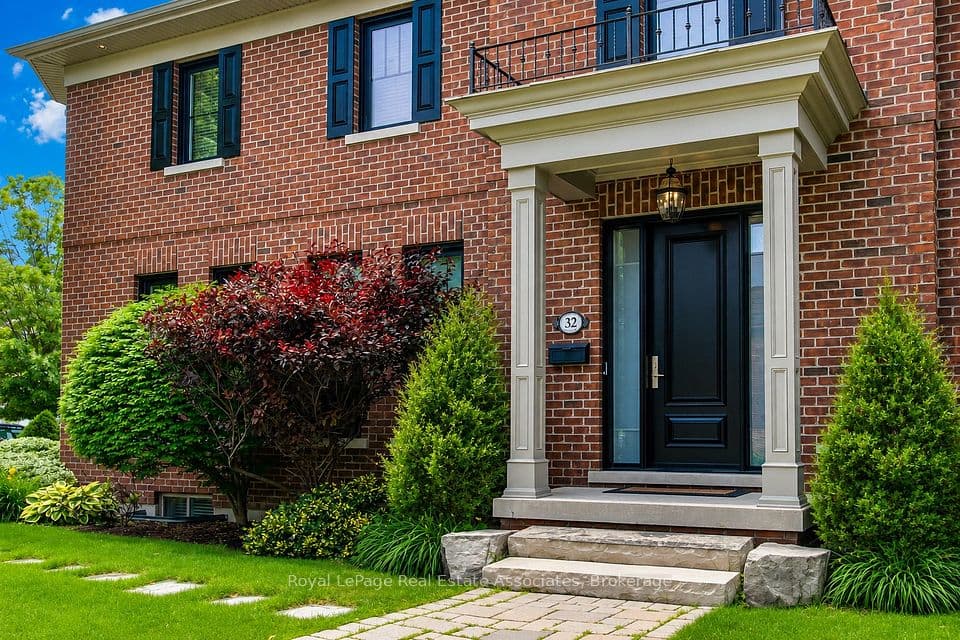 32 Jopling Avenue N, Toronto, ON M9B 4E7 – photo 2