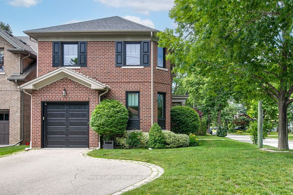 32 Jopling Avenue N, Toronto, ON M9B 4E7 – photo 3
