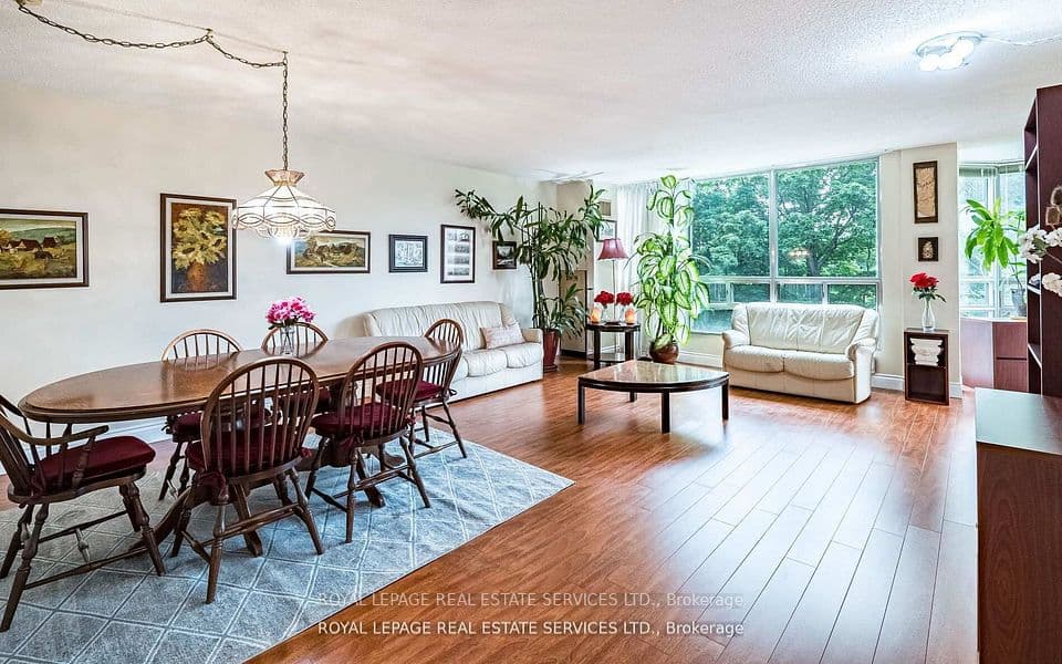 310 Mill Street S 202, Brampton, ON L6Y 3B1 – main photo