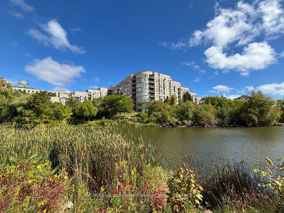 2511 Lakeshore Road W 406, Oakville, ON L6L 6L9 – main photo