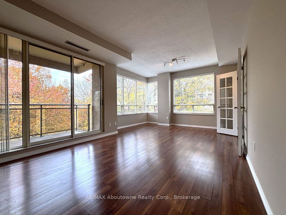 2511 Lakeshore Road W 406, Oakville, ON L6L 6L9 – photo 2