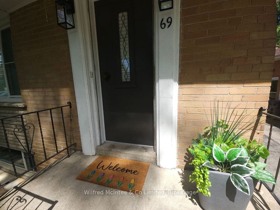 69 Haliburton Avenue, Toronto, ON M9B 4Y6 – photo 2
