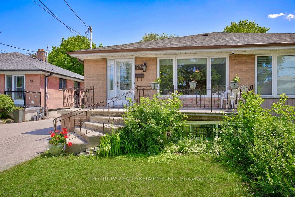 37 Newlin Crescent, Toronto, ON M3L 1X5 – photo 3