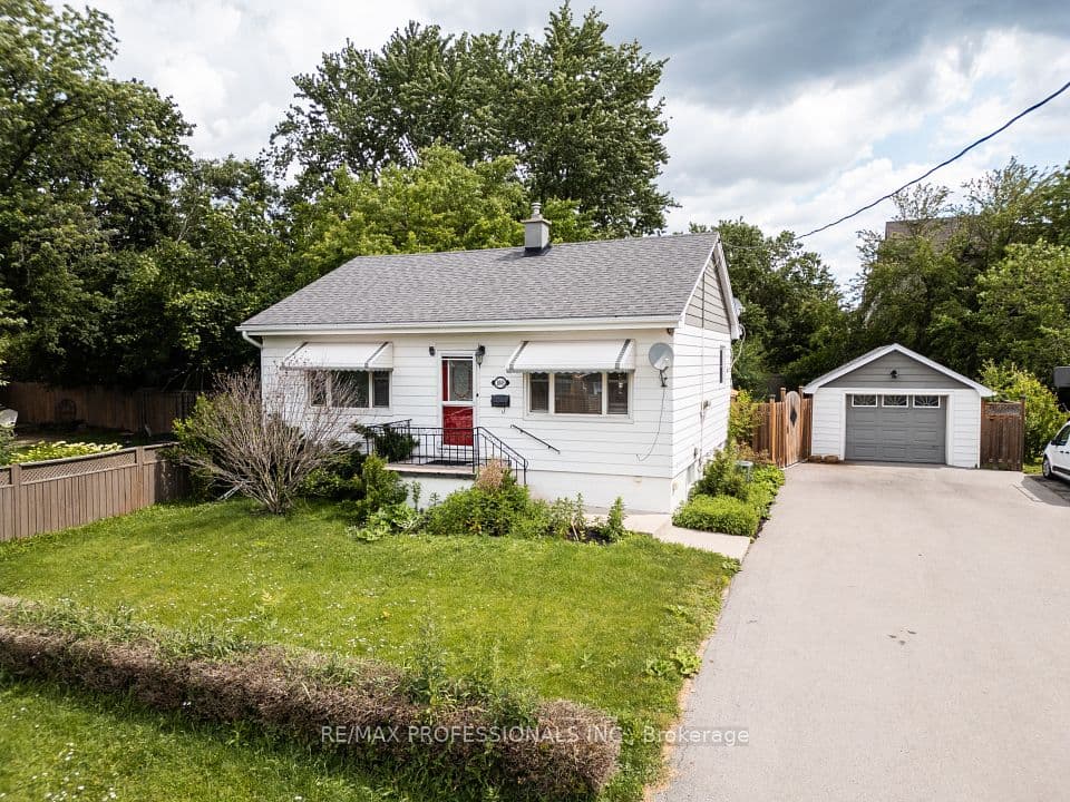 1045 Helena Street, Burlington, ON M7R 3V5 – photo 2