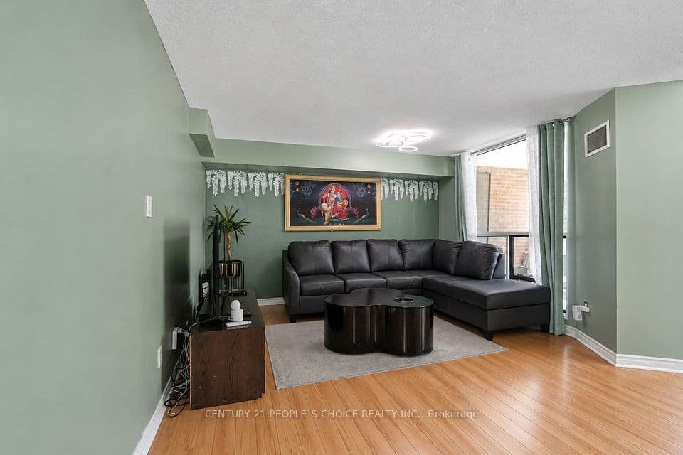 1580 Mississauga Valley Boulevard 207, Mississauga, ON L5A 3T8 – photo 2