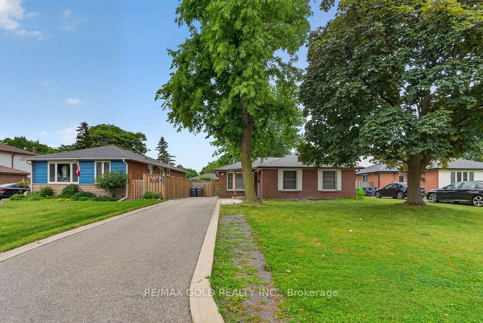 40 Devonshire Drive, Brampton, ON L6T 3G3 – photo 2