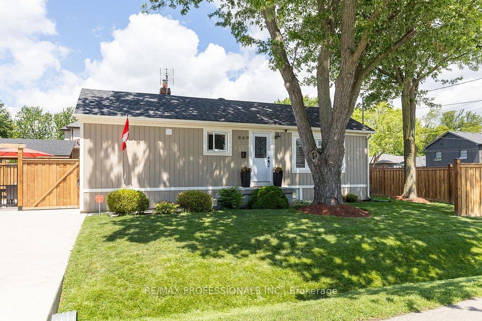 869 First Street, Mississauga, ON L5E 1A6 – main photo