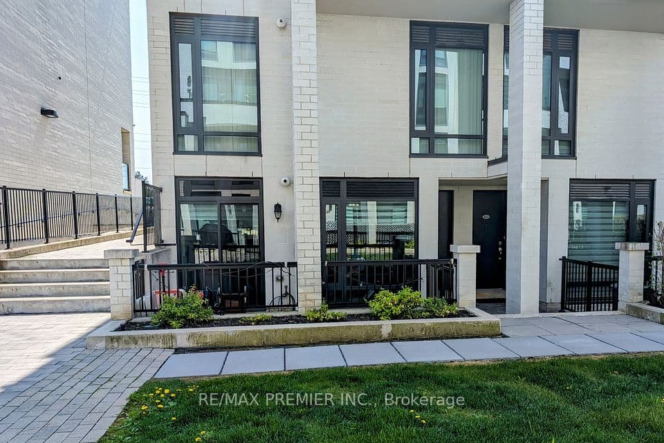 140 Widdicombe Hill Boulevard 624, Toronto, ON M9R 0A9 – main photo