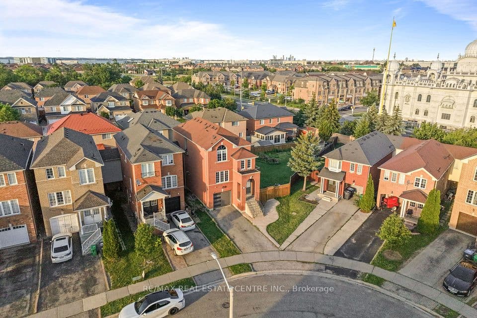 42 Domenico Crescent, Brampton, ON L6P 1H5 – photo 2