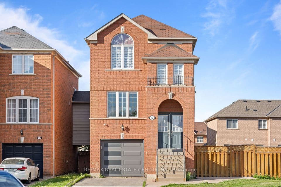 42 Domenico Crescent, Brampton, ON L6P 1H5 – main photo