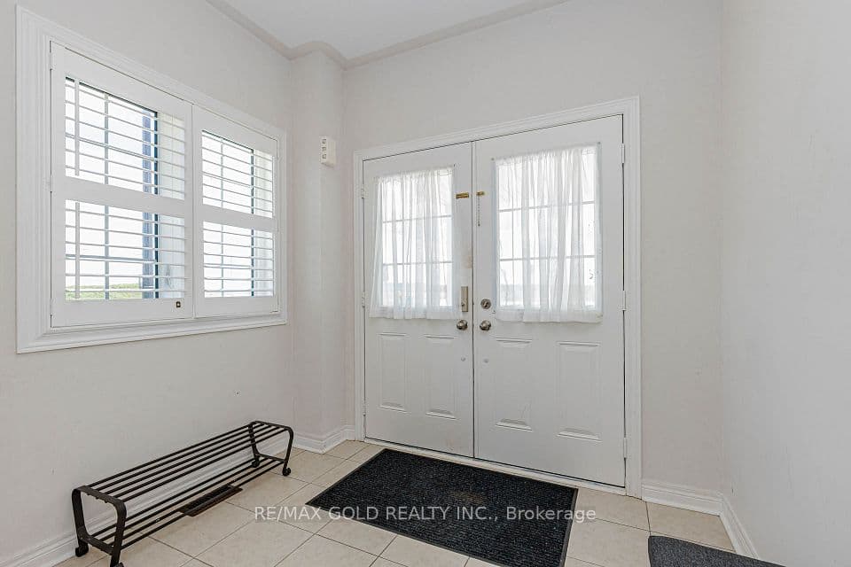 566 Bessborough Drive, Milton, ON L9T 7V2 – photo 3