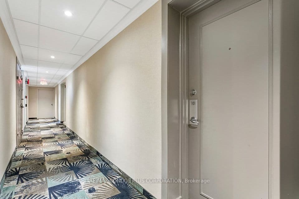 185 Stephen Drive 101, Toronto, ON M8Y 3N5 – photo 2