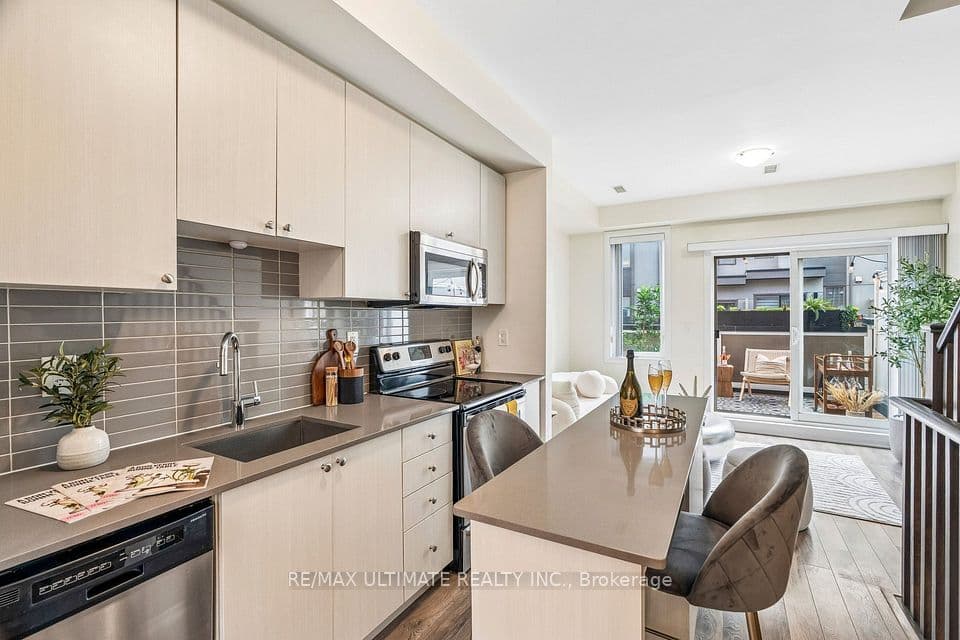 45 Thomas Mulholland Drive 4, Toronto, ON M3K 0A5 – main photo