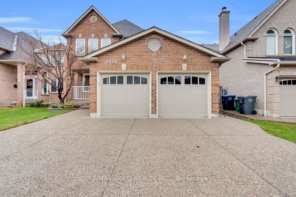 2911 Tradewind Drive, Mississauga, ON L5N 6L2 – main photo