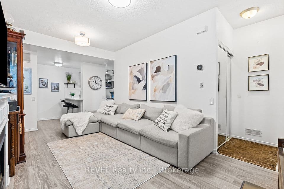 760 Lawrence Avenue W 199, Toronto, ON M6A 3E7 – photo 2