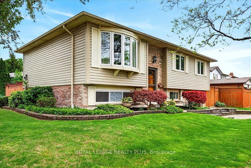4452 Delaney Drive, Burlington, ON L7L 5J2 – photo 2
