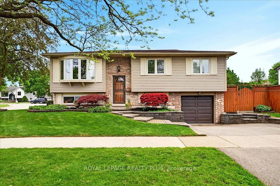 4452 Delaney Drive, Burlington, ON L7L 5J2 – main photo