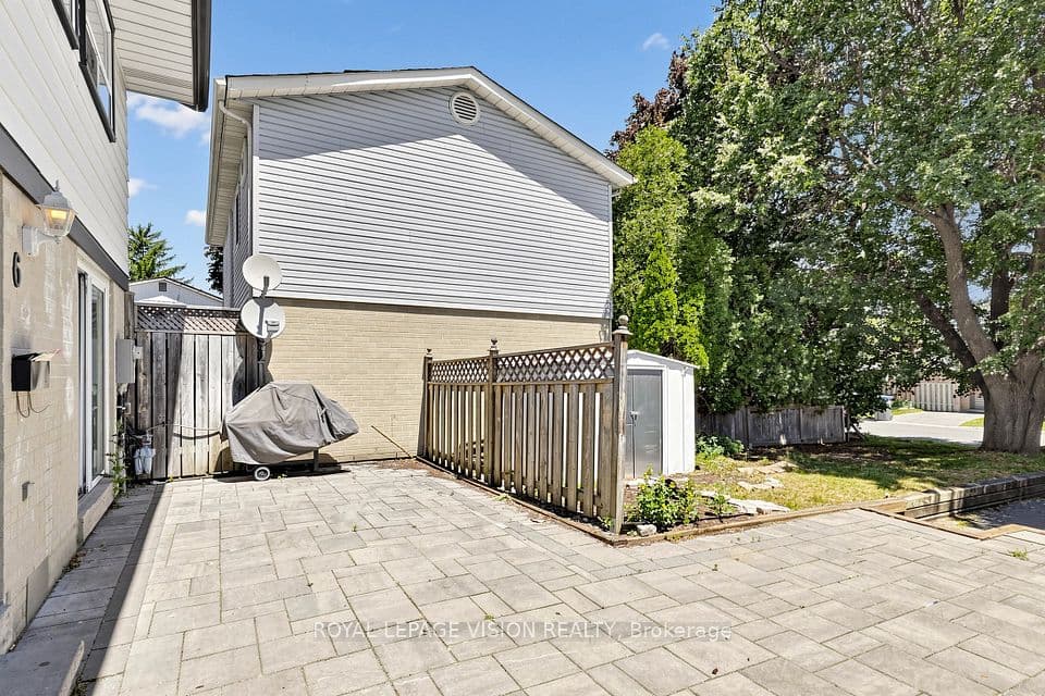 6 Hector Court, Brampton, ON L6S 1P1 – photo 3