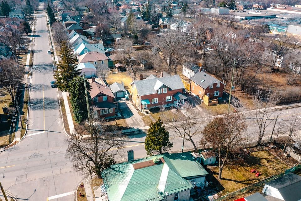 7 Mcmurchy Avenue S, Brampton, ON L6Y 1Y1 – main photo