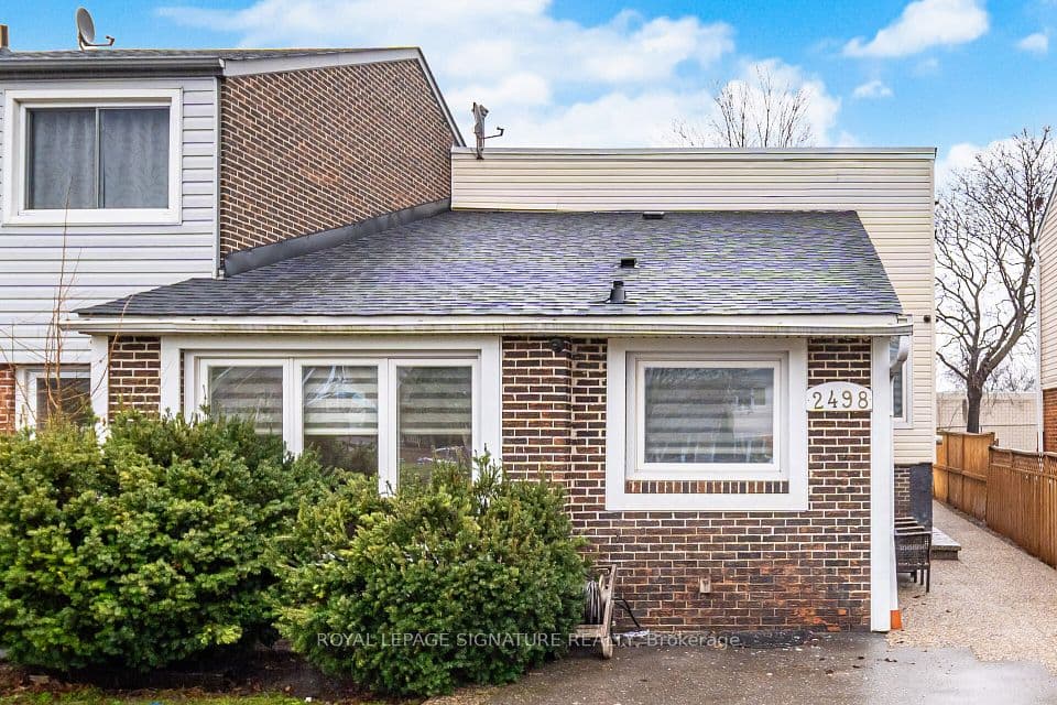 2498 Mainroyal Street S, Mississauga, ON L5L 1C9 – main photo