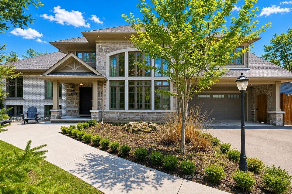 1601 Venetia Drive, Oakville, ON L6L 1K8 – main photo