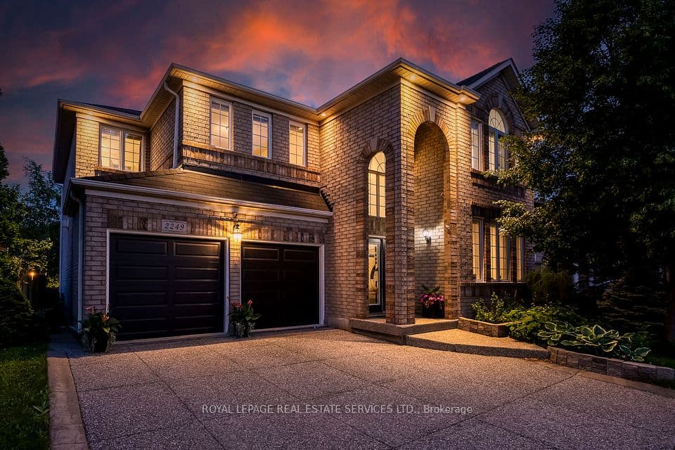 2249 Glazebrook Circle, Oakville, ON L6M 5B5 – photo 3