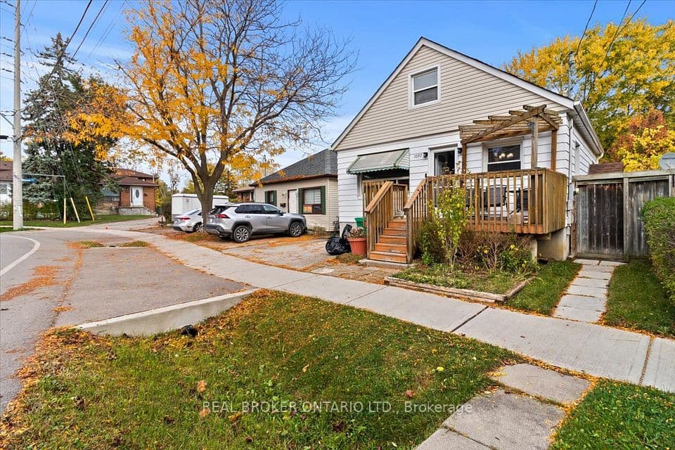 1097 Enola Avenue, Mississauga, ON L5G 4B1 – main photo
