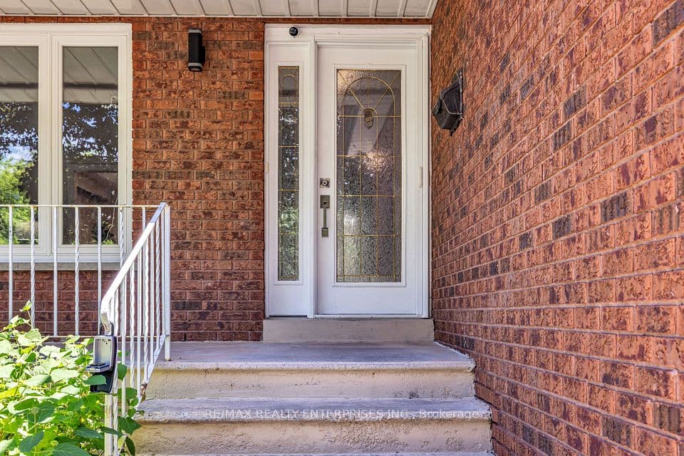 2477 Catherine Jean Lane, Mississauga, ON L5A 4B1 – photo 3