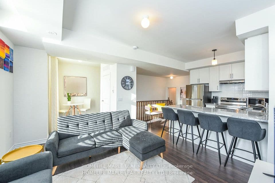 30 Halliford Place 215, Brampton, ON L6P 4R1 – photo 2
