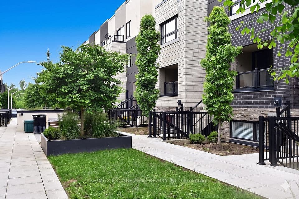 1135 COOKE Boulevard 112, Burlington, ON L7T 4A8 – photo 2