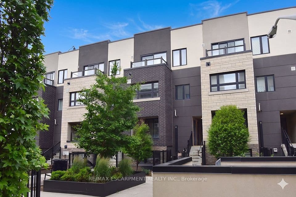 1135 COOKE Boulevard 112, Burlington, ON L7T 4A8 – main photo