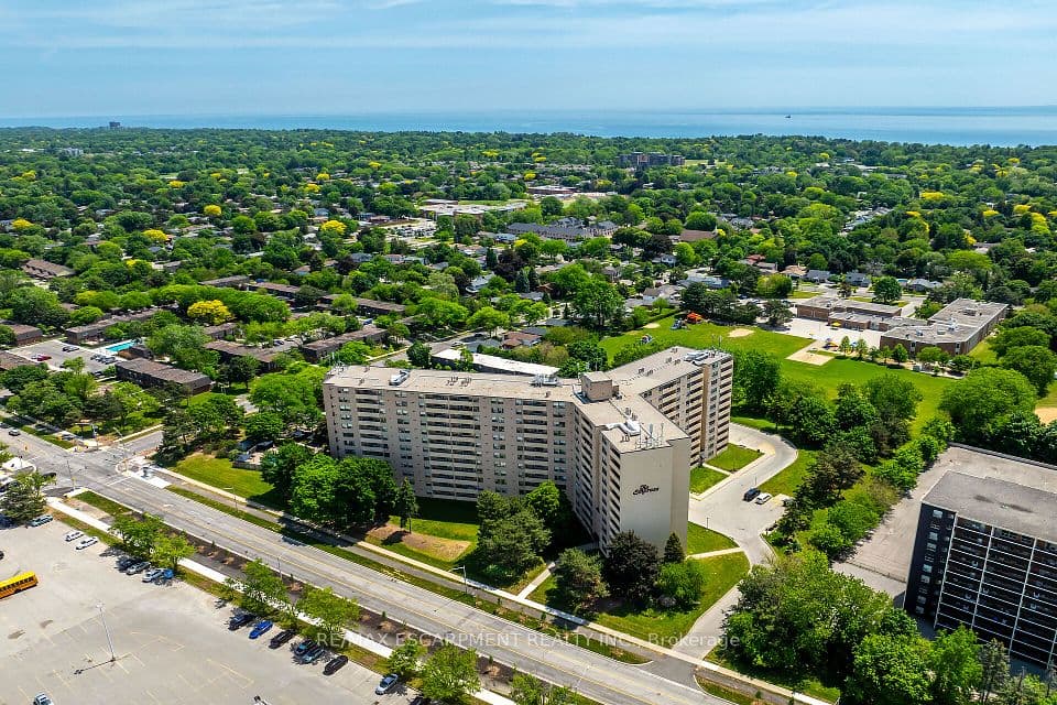 700 Dynes Road 1005, Burlington, ON L8N 3M2 – photo 2