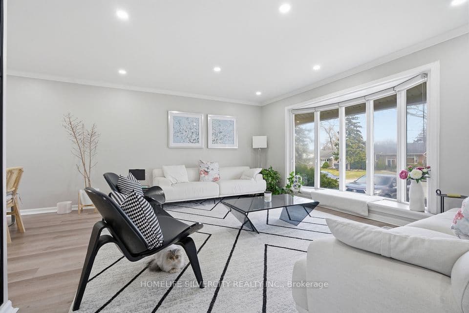 578 Trafford Crescent, Oakville, ON L6L 3T3 – photo 3