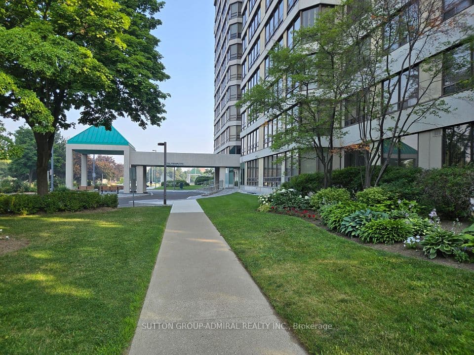 330 Mill Street S 908, Brampton, ON L6Y 3V3 – main photo