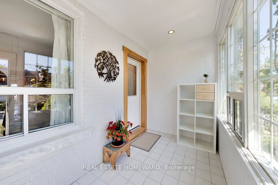 18 Britannia Avenue, Toronto, ON M6N 3T7 – photo 3