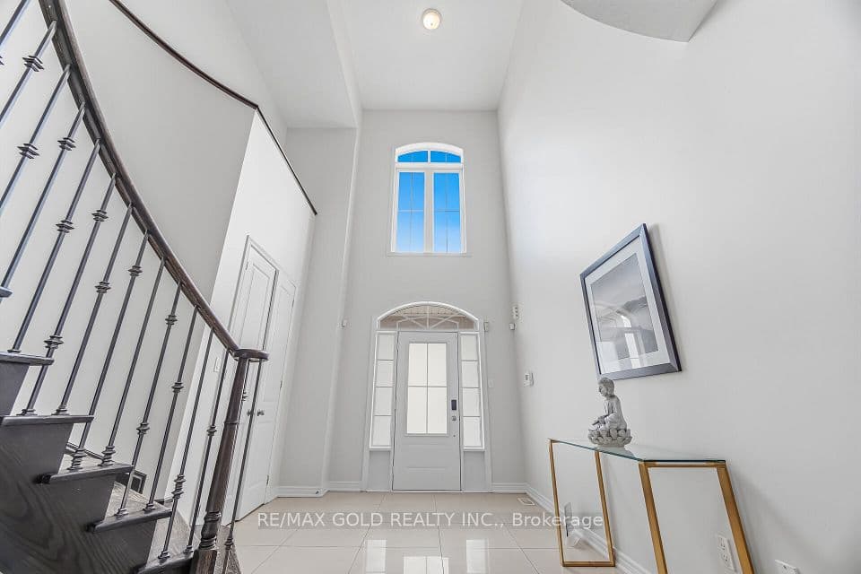 15 Junetown Circle, Brampton, ON L6X 0X7 – photo 3