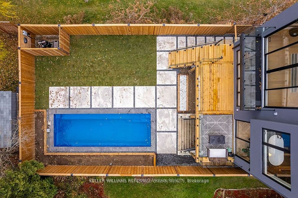 33 Twelfth Street, Toronto, ON M8V 3G8 – photo 2