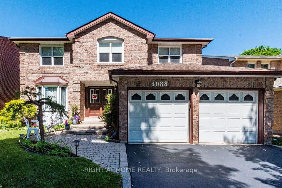 3088 Spring Creek Crescent, Mississauga, ON L5N 4R7 – main photo