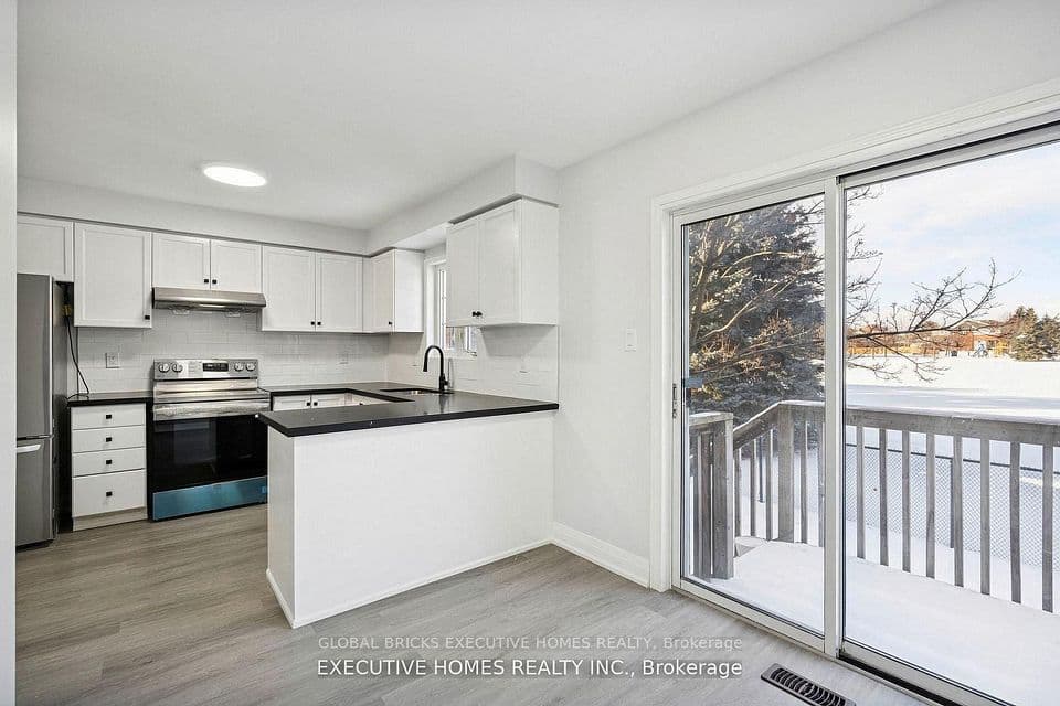 2665 Thomas Street 60, Mississauga, ON L5M 6G6 – main photo